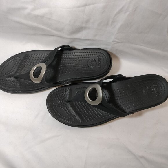 Crocs Sanrah Black Sandals - Picture 2 of 5
